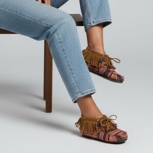 LAMO - COLORFUL MOCCASINS WITH GEOMETRIC PRINT - SIZE 7 - VERY GOOD CONDITION S7